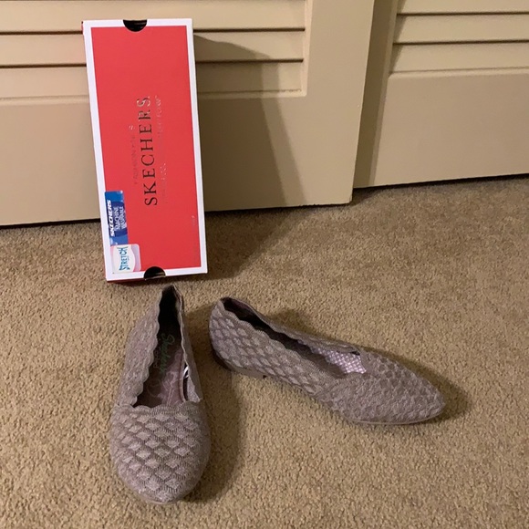 Skechers Shoes - NWT Skechers flats